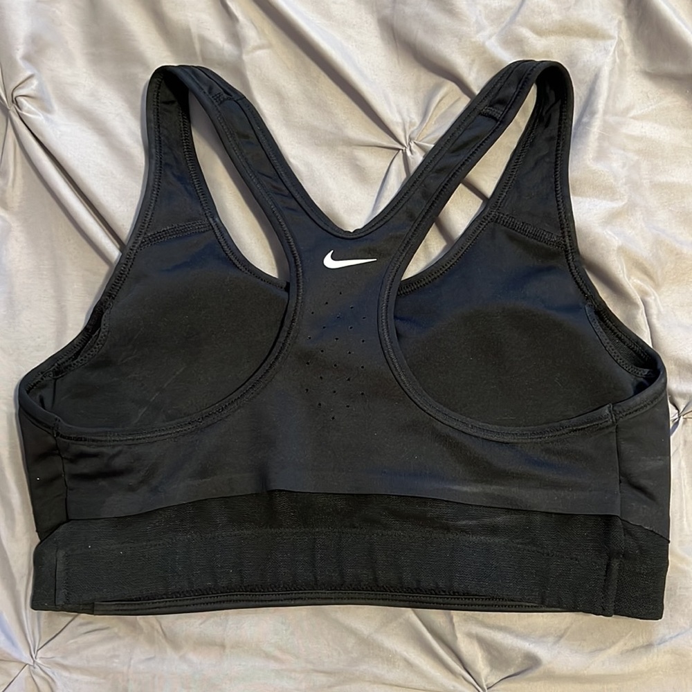 Black Nike Just Do It sports bra - Picture 2 of 3